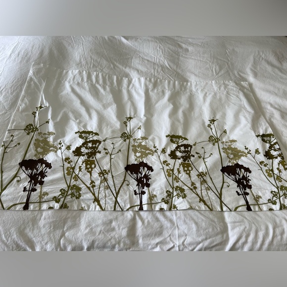 Margaret Muir | (1) King Sham | White Embroidered Pillow | EUC - Picture 1 of 10